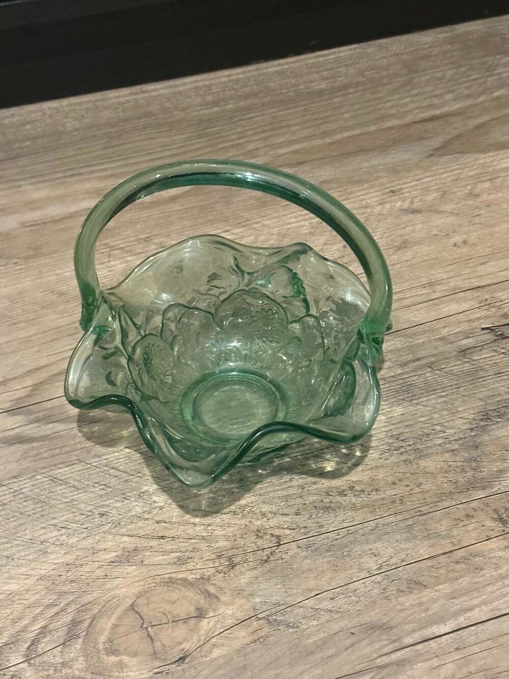 Fenton Green Glass Basket Ruffled Strawberry Pattern